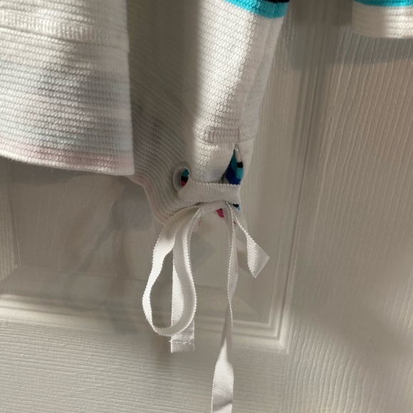 Bundle of Talbots striped shirt, white Dockers golf shorts & pink lace crop top - Picture 6 of 10